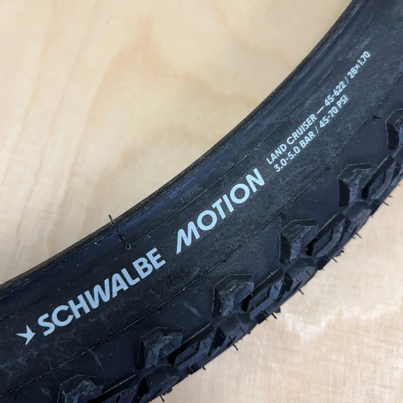 Schwalbe Motion Land Cruiser 700 x 45c Wired 700c Bike Tyre