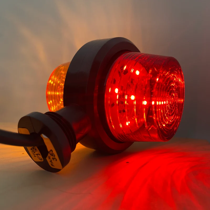 Kurze dänische Old-School-Positionsleuchte / Gelb & Rot