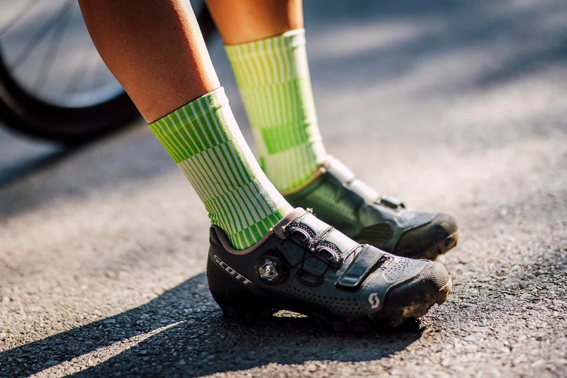 Sox Footwear Slight Green Minimalist Premium Crew Socks
