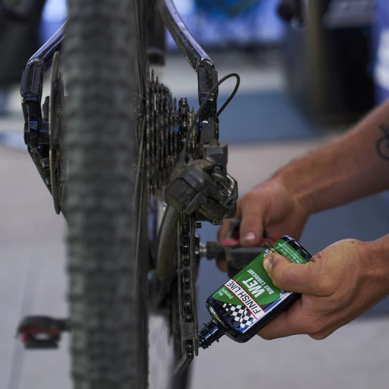 Finish Line Wet Chain Lube (Cross Country) 8 oz / 240 ml
