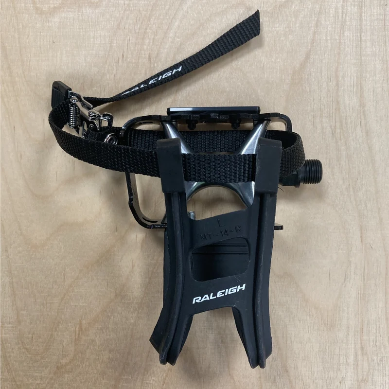 Raleigh Mountain Bike Pedal and Toe Clip with Straps 9/16" Bike Pedal Toe Clips