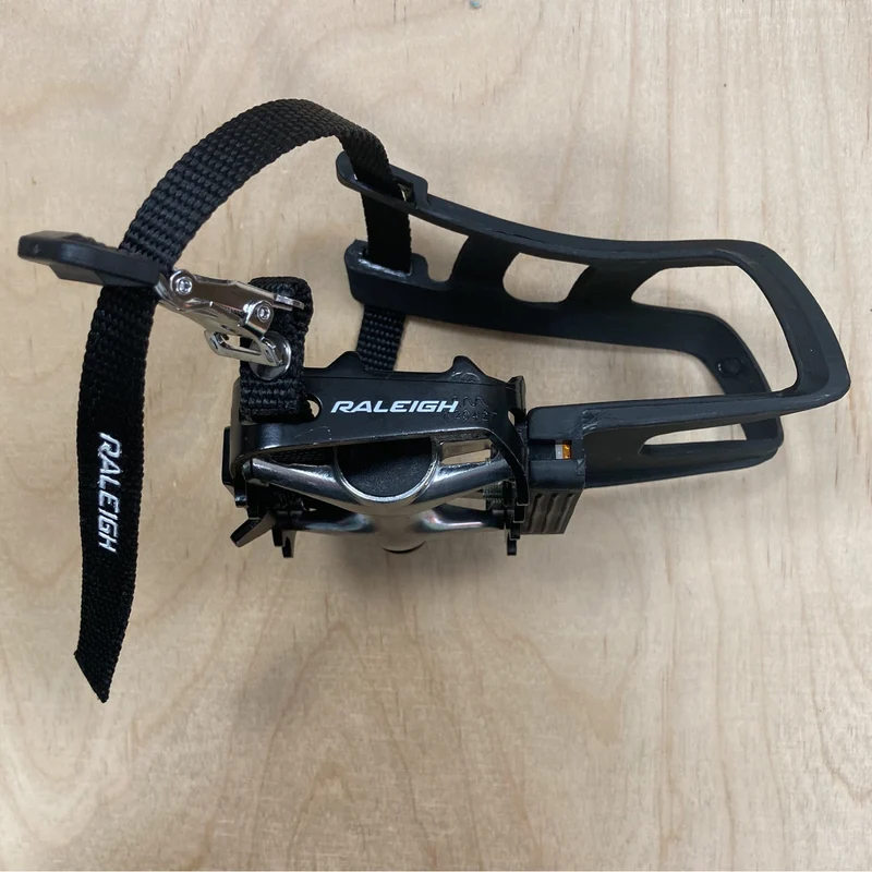 Raleigh Mountain Bike Pedal and Toe Clip with Straps 9/16" Bike Pedal Toe Clips
