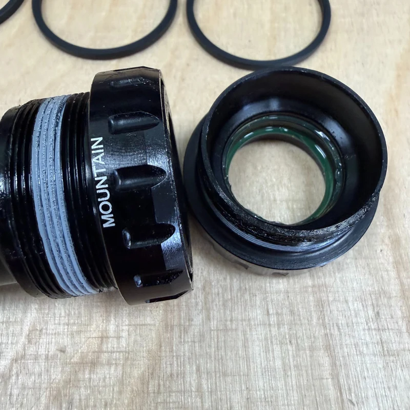 Shimano Bottom Bracket 68/73mm Threaded BB-MT801 68/73mm