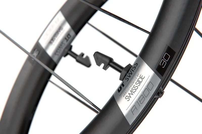 DT Swiss 28", Alu, sw, CL ,142/12mm TA, Sram XDR HR DT Swiss A 1800 Spline 30 DB 28"/20