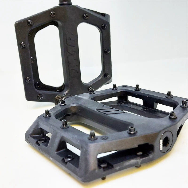 DMR V11 Flat 9/16 Inch Platform Bike Pedals Black