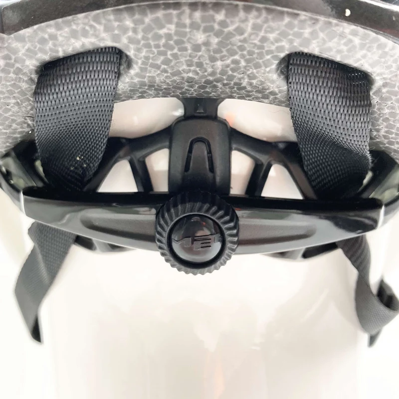 MET Rivale Cycling Helmet